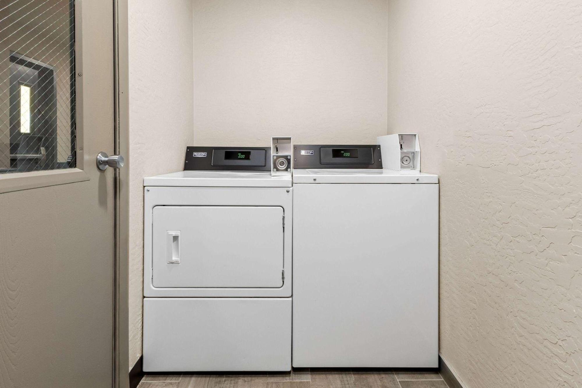 Days Inn & Suites By Wyndham Mesa Near Phoenix Luaran gambar